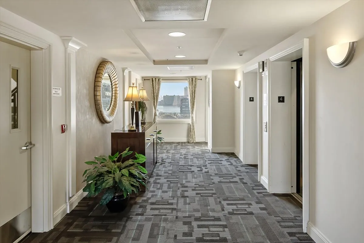 1 bed, 921 sqft, $3,000 — Photo 2