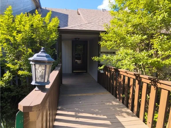 23 Oak Point Dr, Eureka Springs, AR 72631