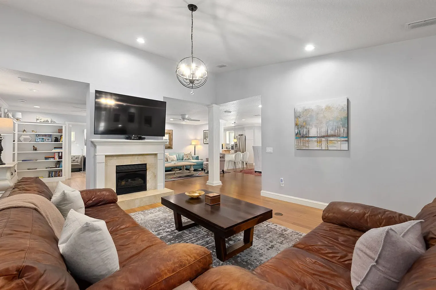 4 bed, 2.0 bath, 2066 sqft, $7,101 — Photo 2