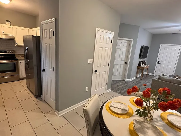 1121 Jones Ave NW #B — Photo 9