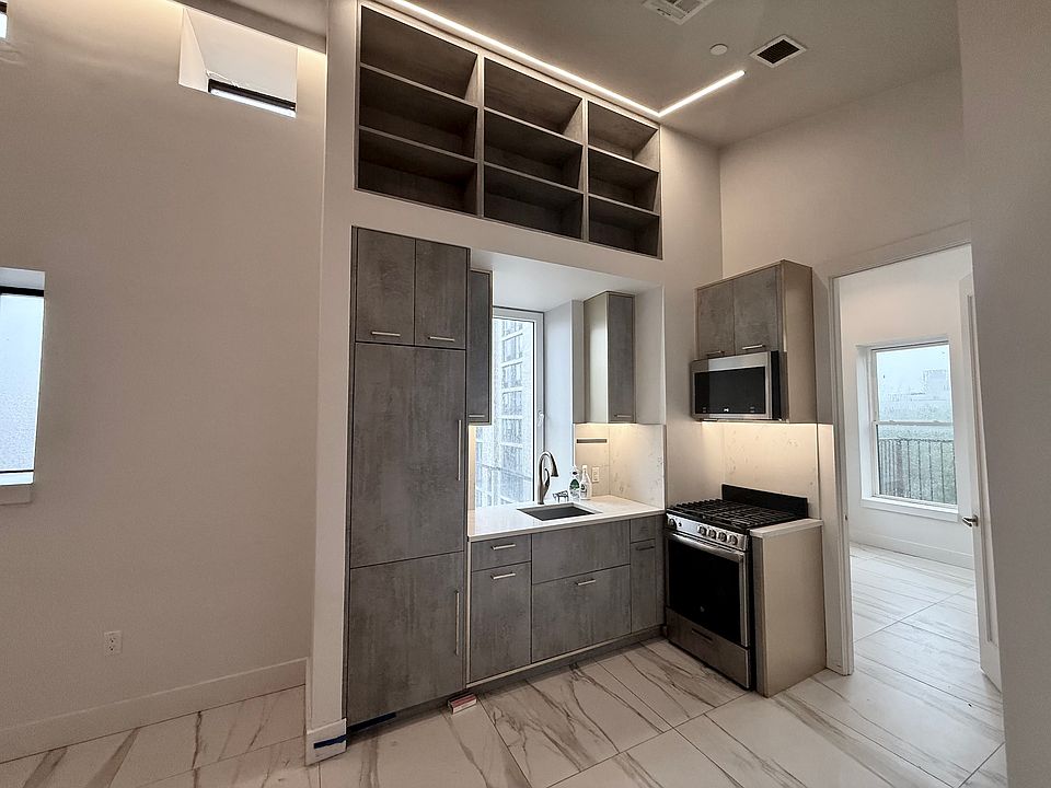 1st image of 152 Boerum St APT 5A