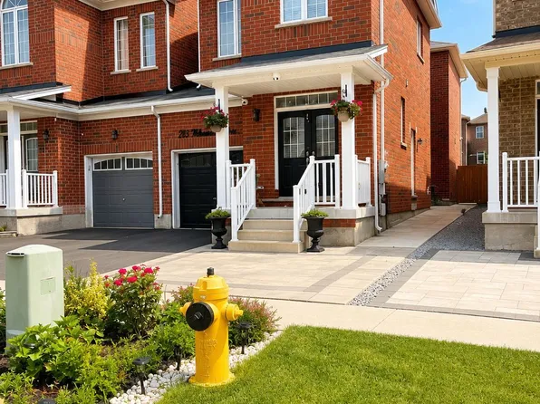 13 Mohandas Dr, Markham, ON L3S 0E5