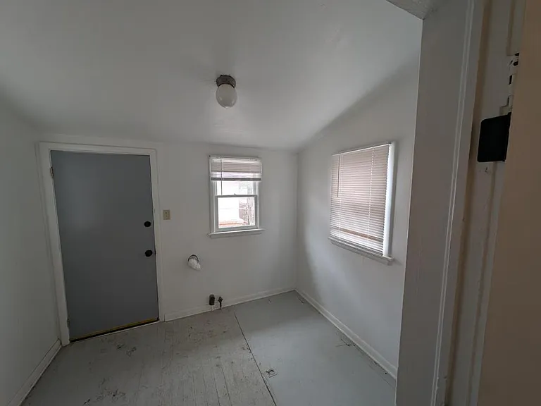 231 State St — Photo 15