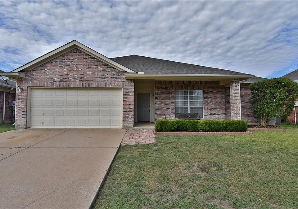 1st image of 905 Shoal Creek Dr