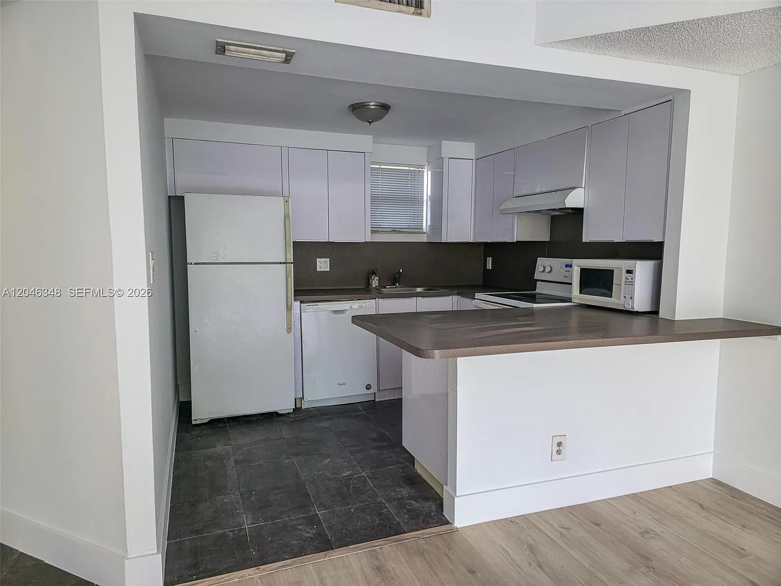 Las Vistas At Doral Condo — Photo 4