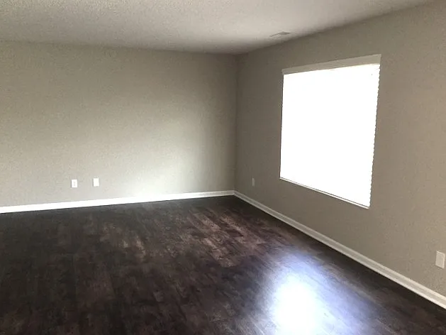 9674 Sweetwater Ln — Photo 3