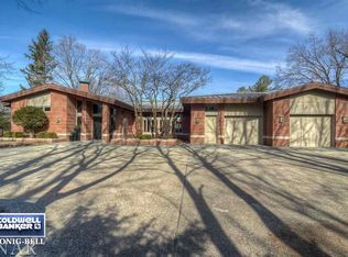 34 Sunset Rd, Bloomington, IL 61701