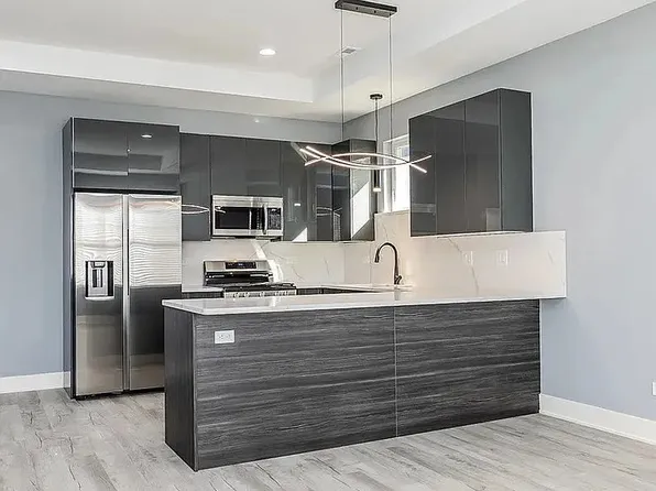 2712 W 24th Pl #1, Chicago, IL 60608