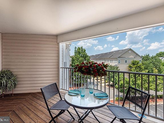 3rd image of 171 Somervelle St APT 413