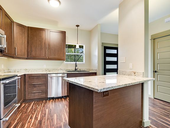 5th image of 4303 Oak Park Dr