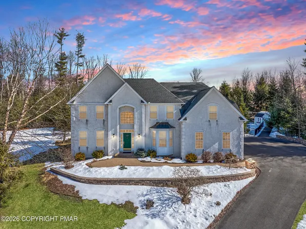 3209 Mountain Laurel Dr, East Stroudsburg, PA 18301