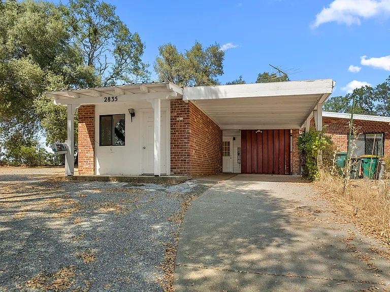 2835 Easy St — Photo 2