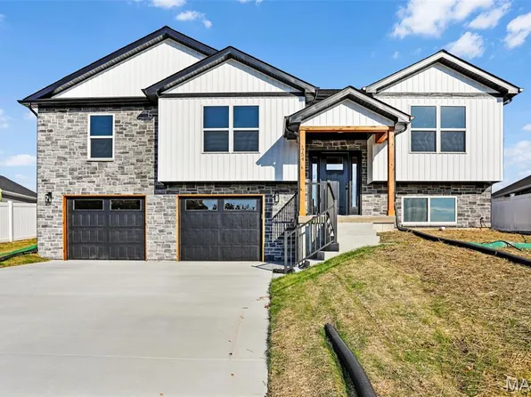 754 Shady Grove Dr, Washington, MO 63090