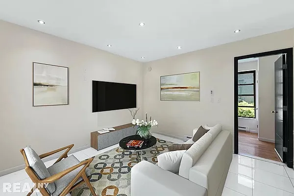 Rented by REAL New York | media 9