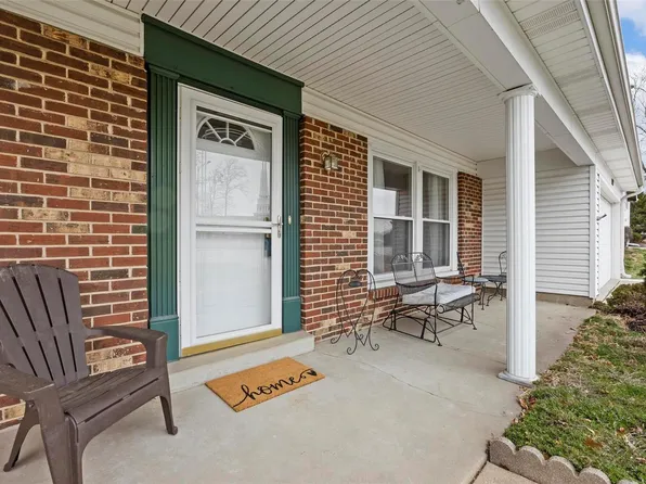 1219 Big Bend Rd, Ballwin, MO 63021