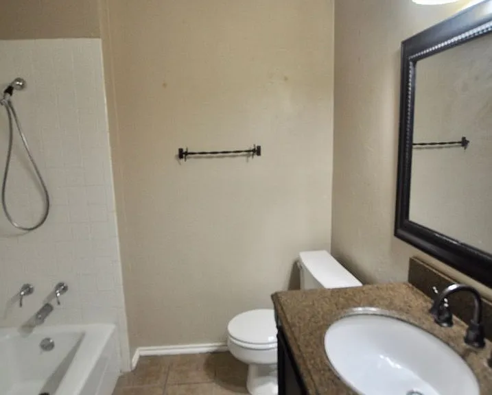 6212 Granbury Hwy — Photo 16