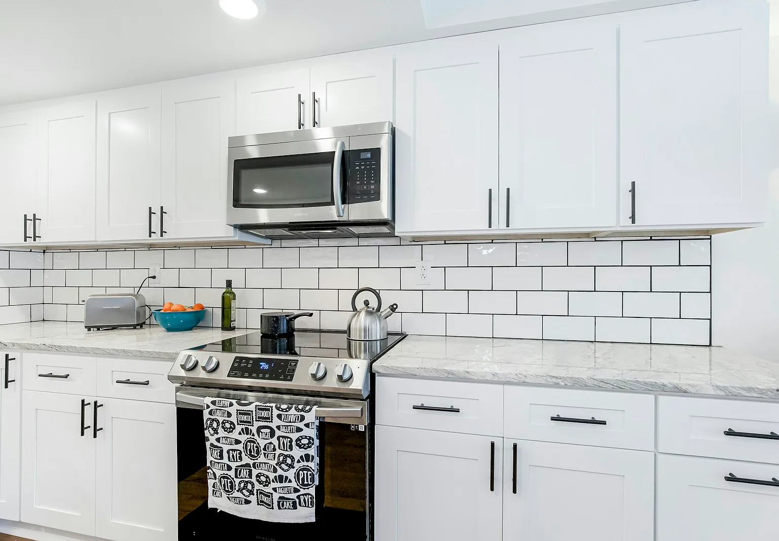 1820 West 38th Street, Unit Basement — Photo 4