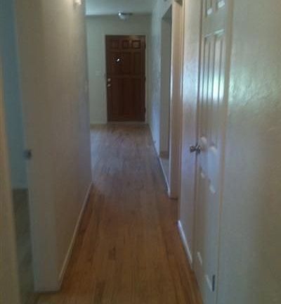 3rd image of 352 Roosevelt Ave