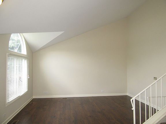 3rd image of 327 East Ave