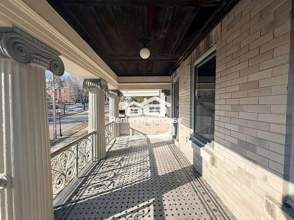 6 Bedroom - Sherman Hills — Photo 2