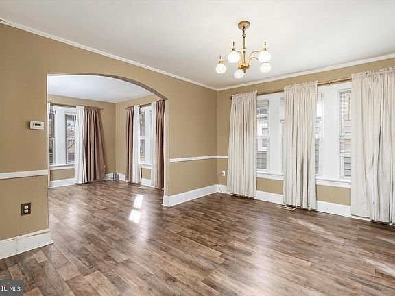 5th image of 81 Elizabeth Ave
