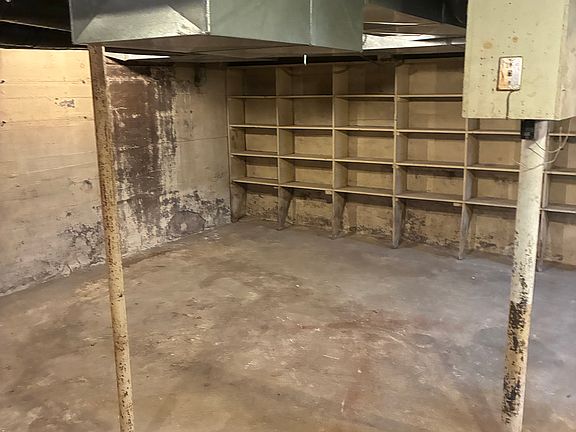 3rd image of 1801 S Sergeant Ave