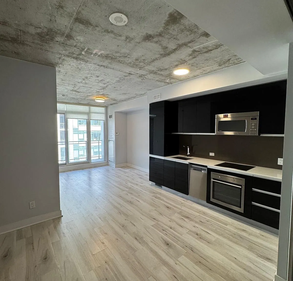 2 bed, $2,750 — Photo 4