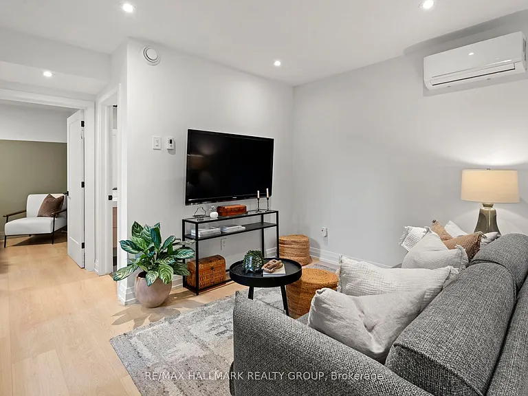 130 Glenora St #2B — Photo 7