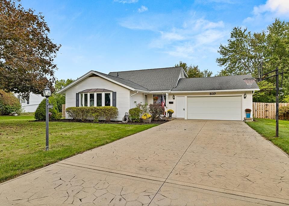 1st image of 837 Mowry Dr