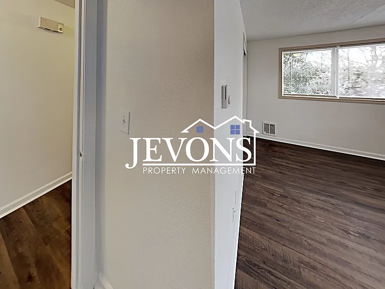 2416 S I St — Photo 6