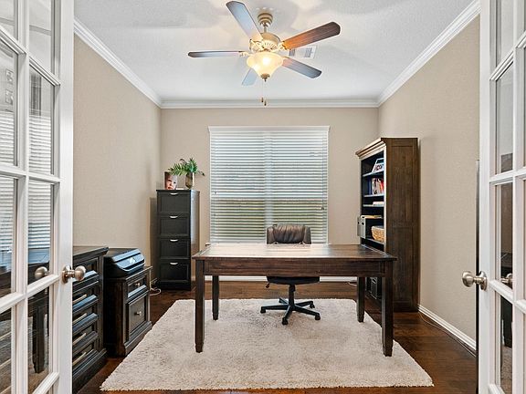 4th image of 315 Capriccio Ln