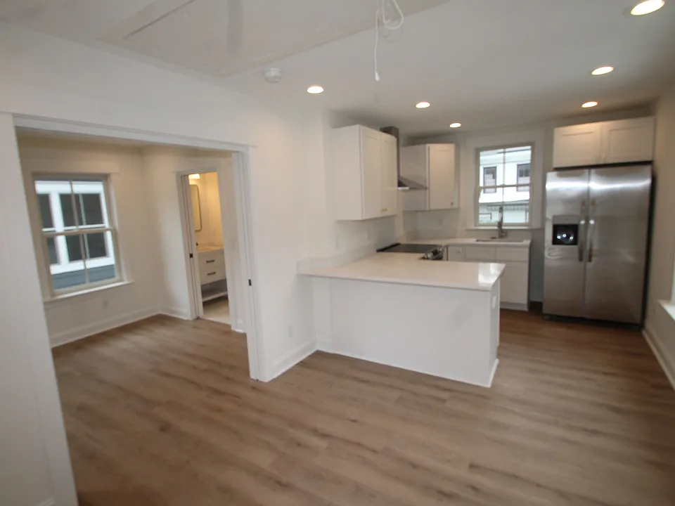210 W 39th St #A