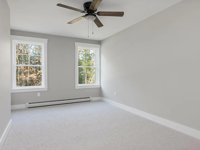 39 Neptune Dr — Photo 6