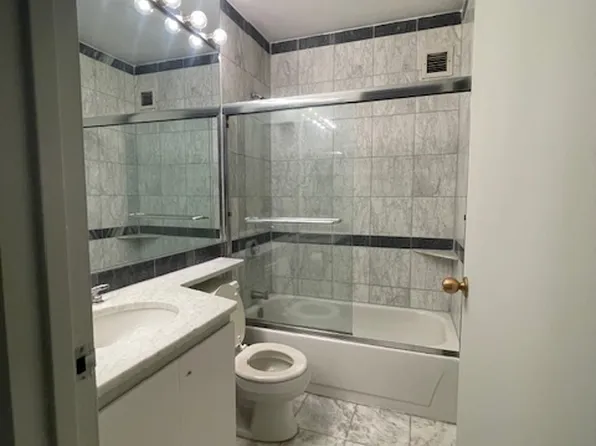 500 West 43rd Street image 7 of 10