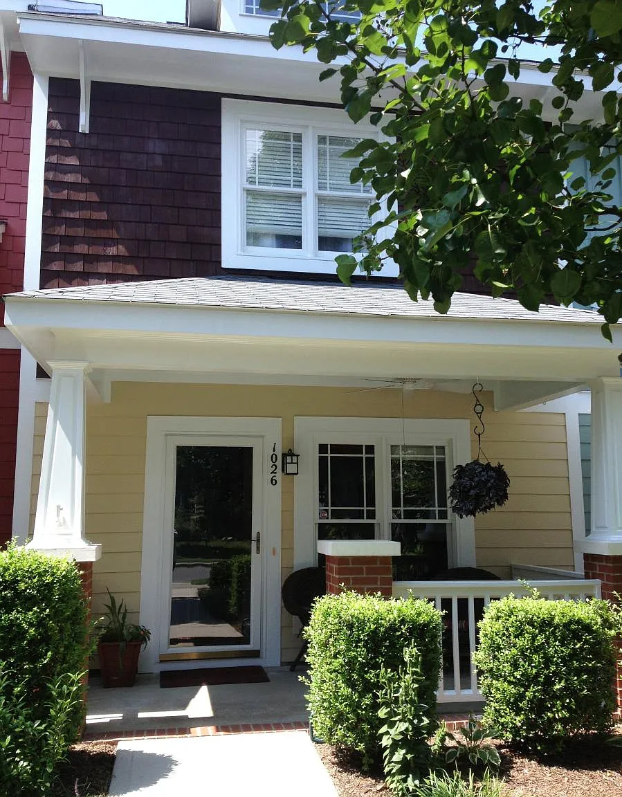 2 bed, 2.5 bath, 1335 sqft, $1,750 — Photo 2