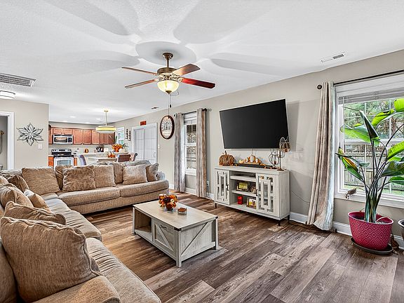 4th image of 307 Brunswick Dr