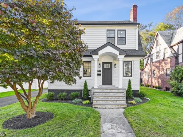 109 N Passaic Ave, Chatham Boro, NJ 07928