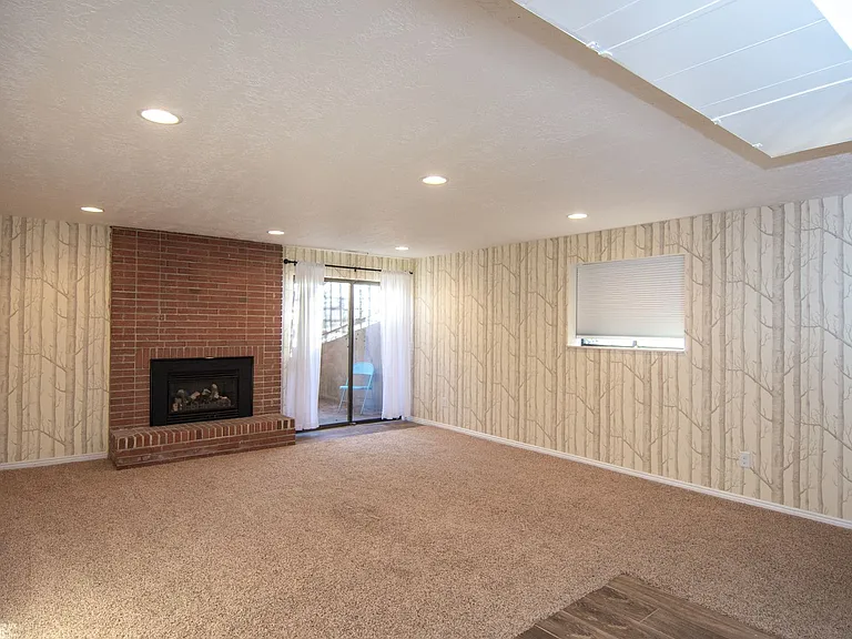 1340 Ridgewood Ln — Photo 33