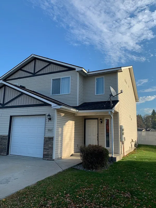 3 bed, 2.5 bath, 1350 sqft, $1,895 — Photo 1