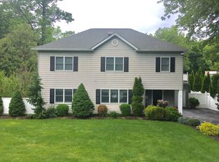 3 Maple Ct, Rye Brook, NY 10573