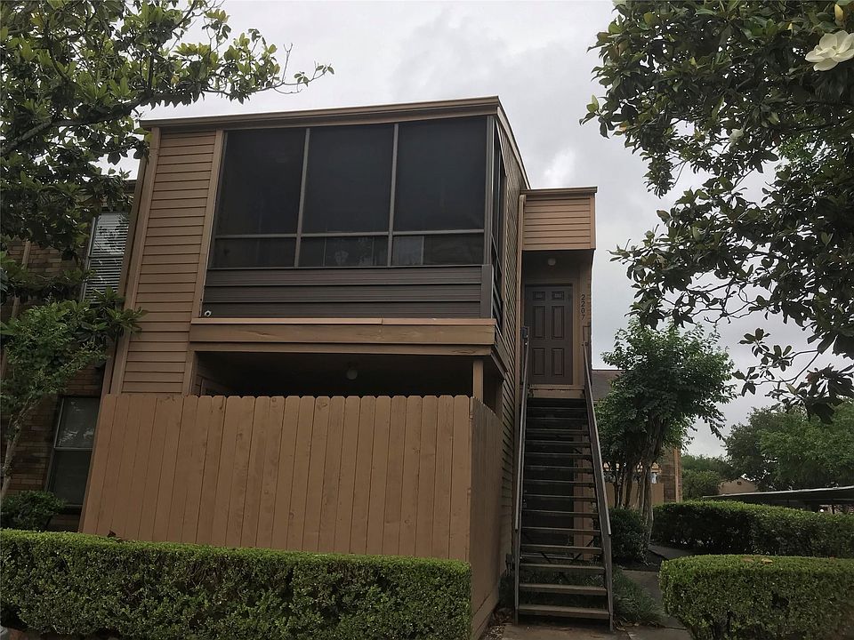 1st image of 10555 Turtlewood Ct Unit 2207
