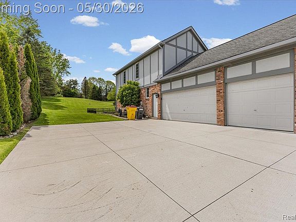 3rd image of 69075 Brookhill Dr
