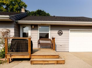 2020 4th Ave SW, Jamestown, ND 58401