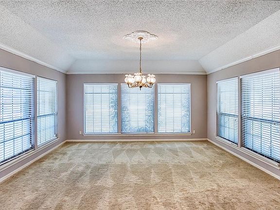 5th image of 737 Greenwood Ln