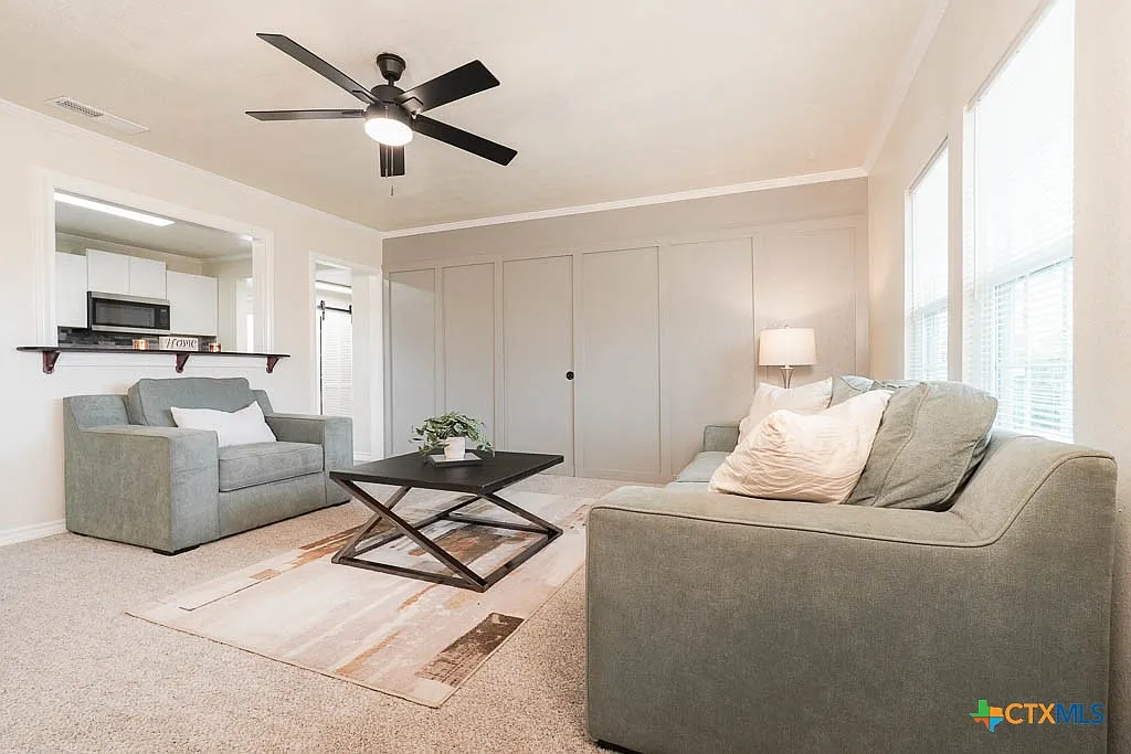 3 bed, 2.0 bath, 1685 sqft, $1,850 — Photo 3