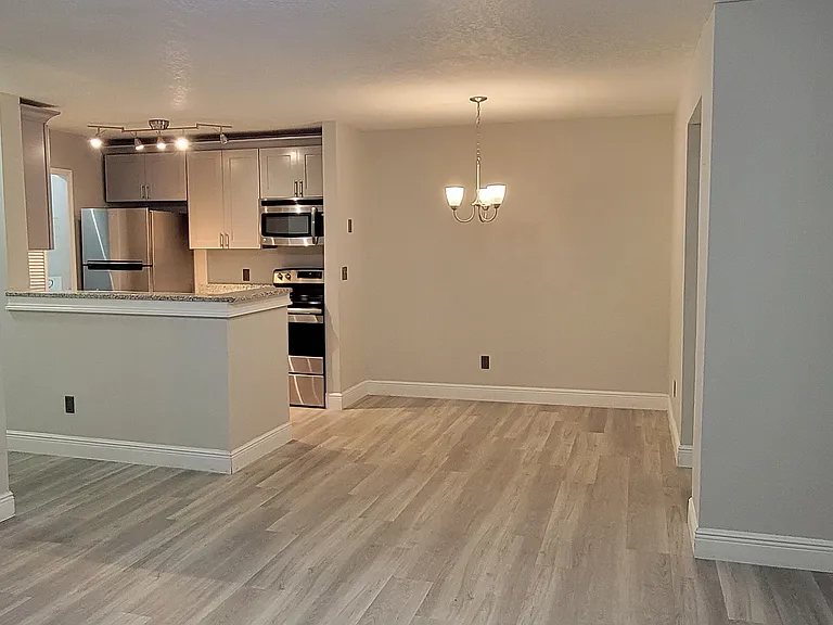 6148 Westgate Dr #103 — Photo 28