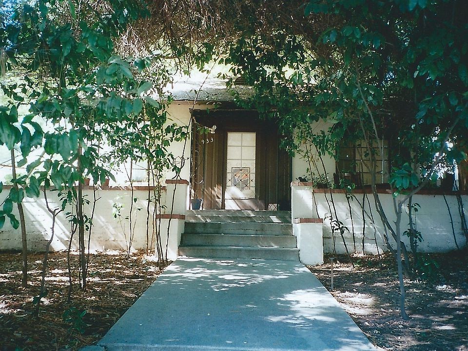 1st image of 933 E Mariposa St