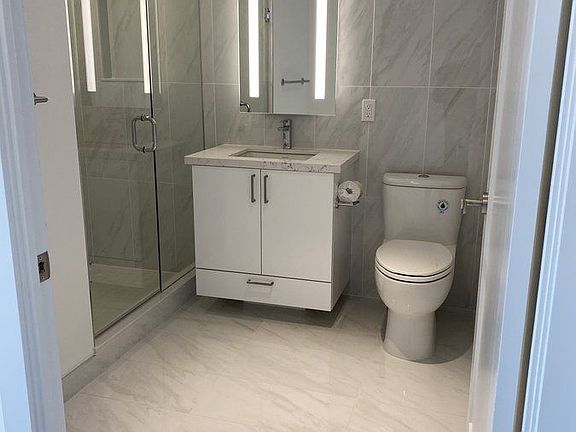 5th image of 585 Bloor St E #2316