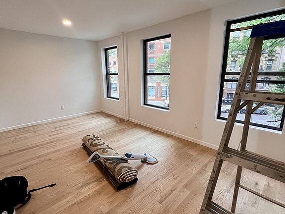 3rd image of 210 E 9th St APT 2