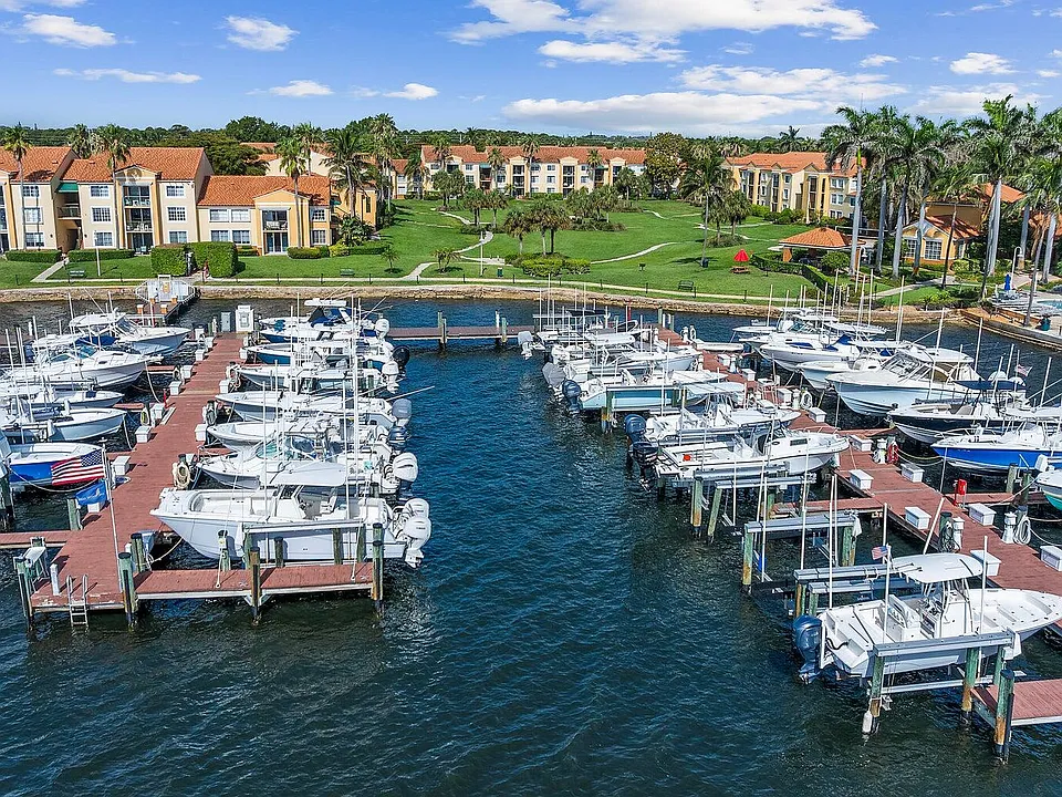 103 Yacht Club Way #104